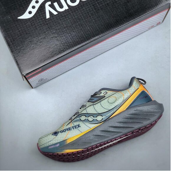Saucony Triumph 22 Running Shoes Green main image 5